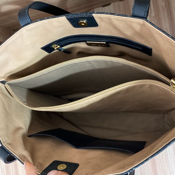 Gigi New York Teddie Tote - Picture 14 of 14